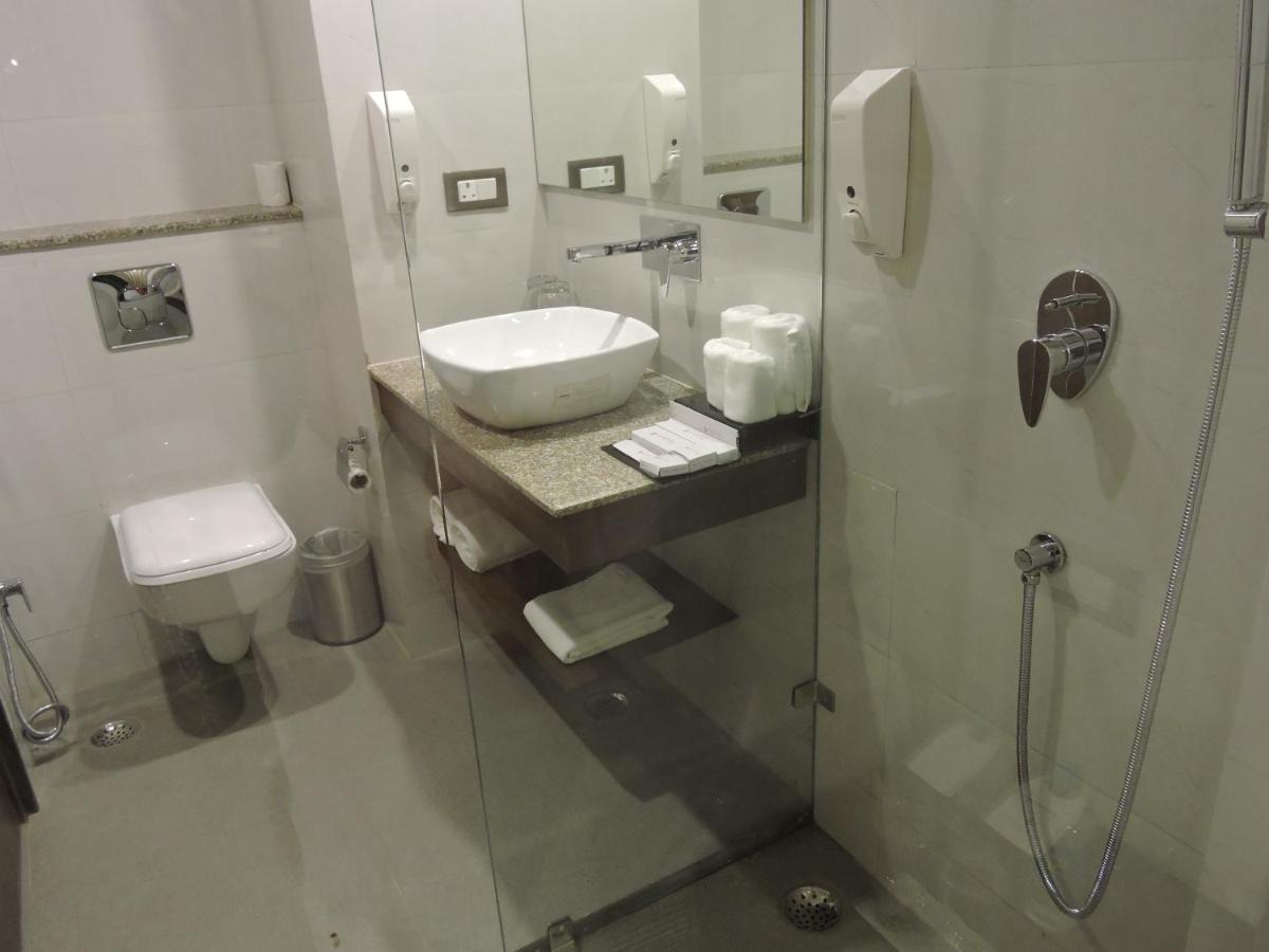 Hotel Ascent Biz Noida Zewnętrze zdjęcie