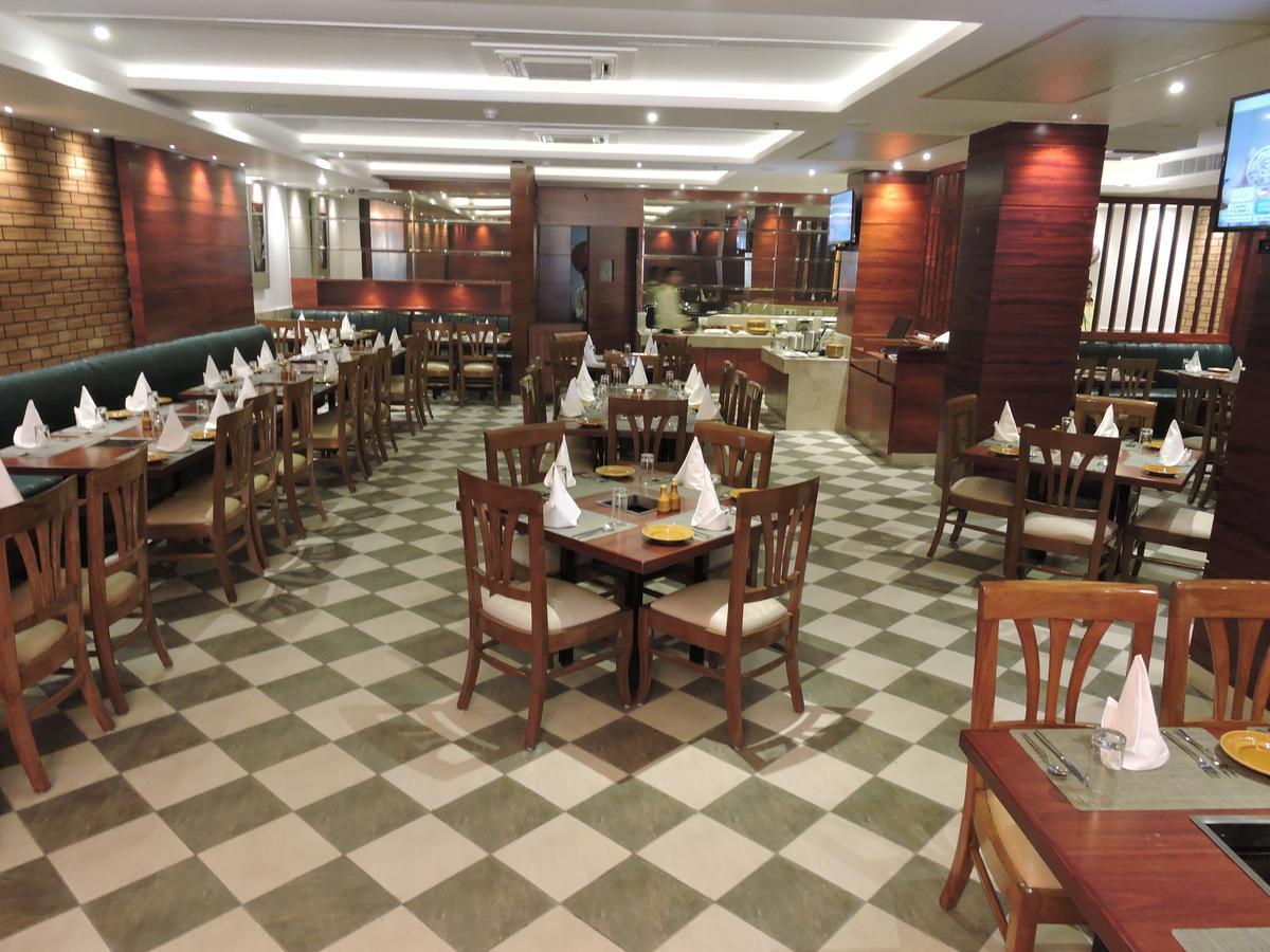 Hotel Ascent Biz Noida Zewnętrze zdjęcie
