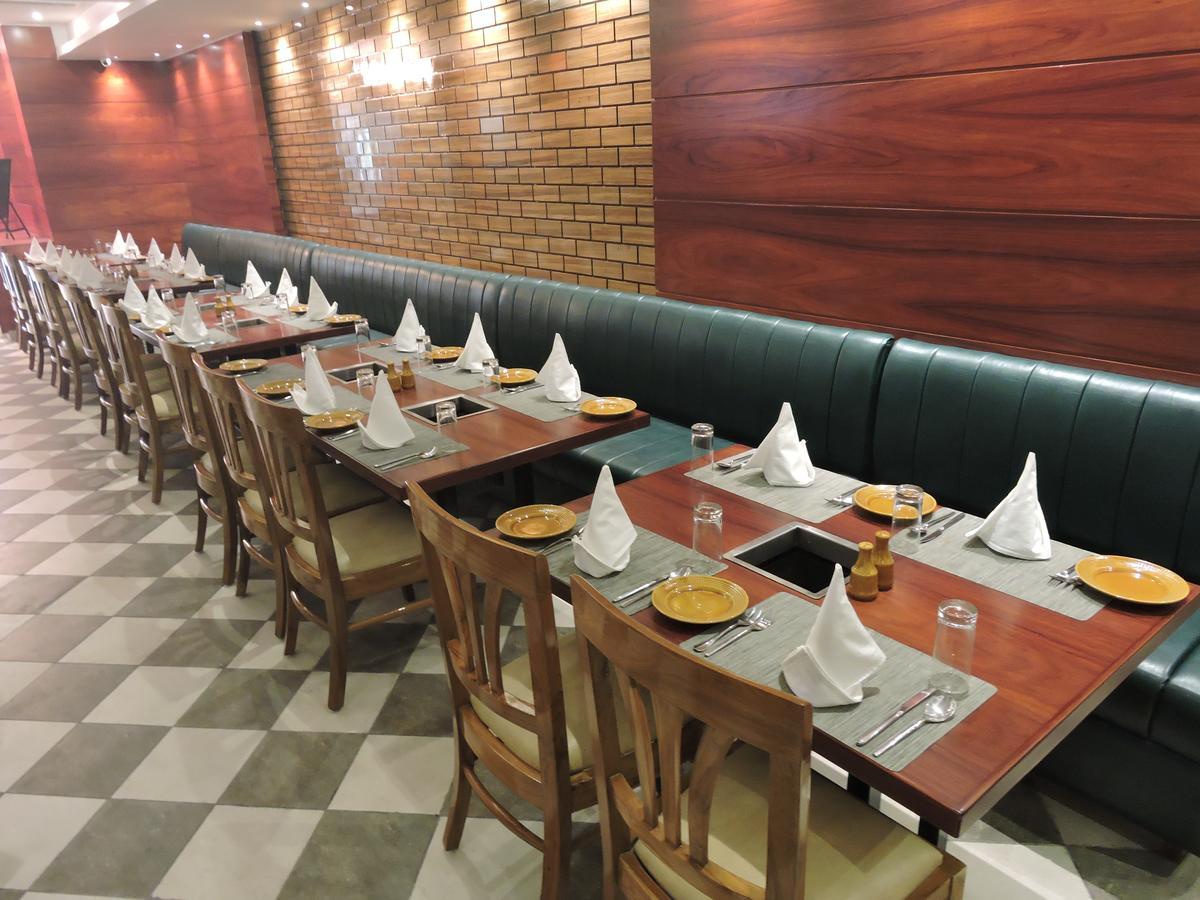Hotel Ascent Biz Noida Zewnętrze zdjęcie