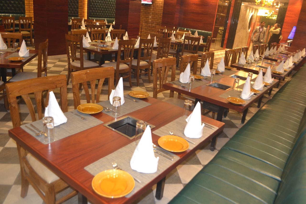 Hotel Ascent Biz Noida Zewnętrze zdjęcie