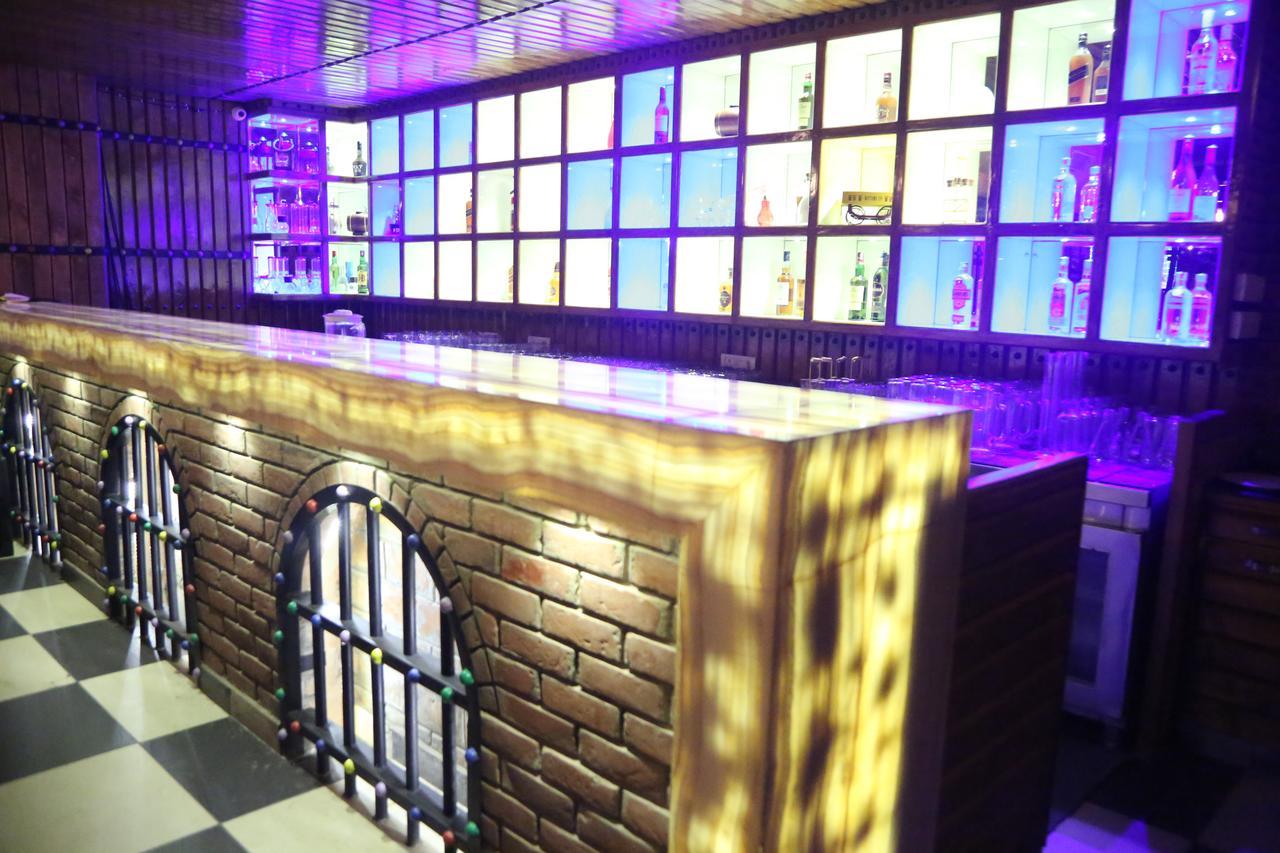 Hotel Ascent Biz Noida Zewnętrze zdjęcie