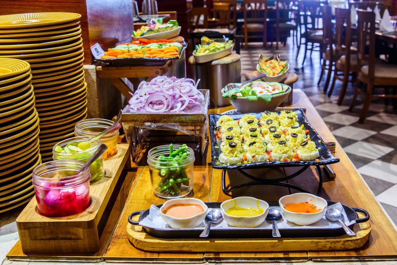 Hotel Ascent Biz Noida Zewnętrze zdjęcie