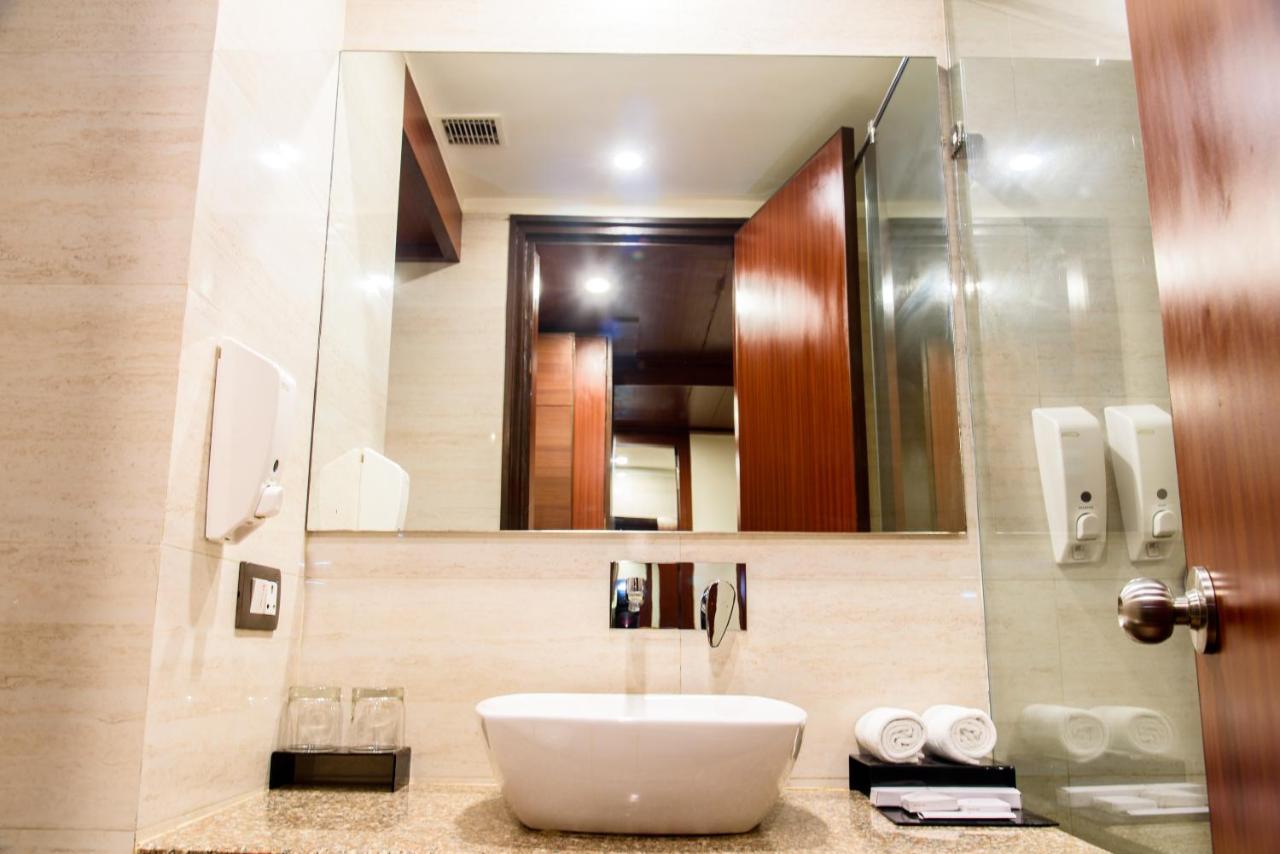 Hotel Ascent Biz Noida Zewnętrze zdjęcie
